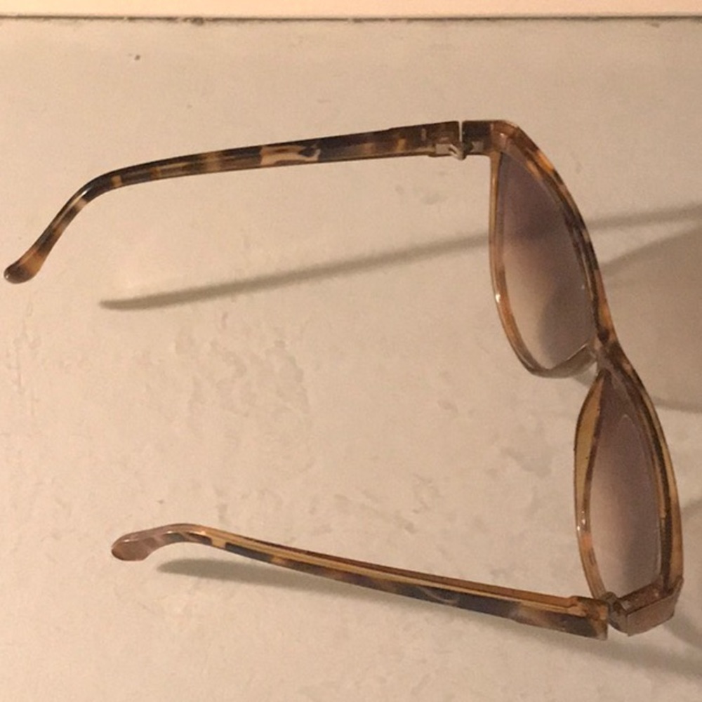 Leopard Sunglasses - Picture 3 of 3